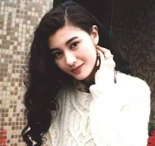 李嘉欣现场吃瓜视频,真实生活瞬间曝光