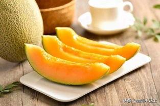 绿衣女孩吃哈密瓜视频,绿衣女孩的甜蜜哈密瓜之旅